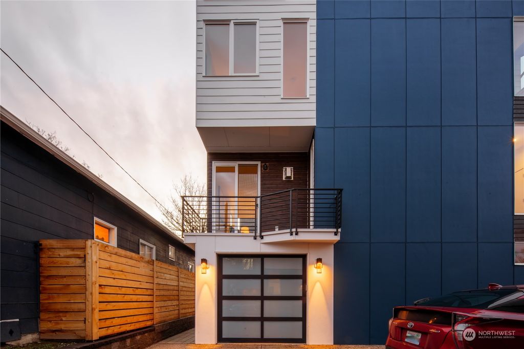 Photo of 4123 25th Avenue SW #B, Seattle, WA 98106 (MLS # 2038689)