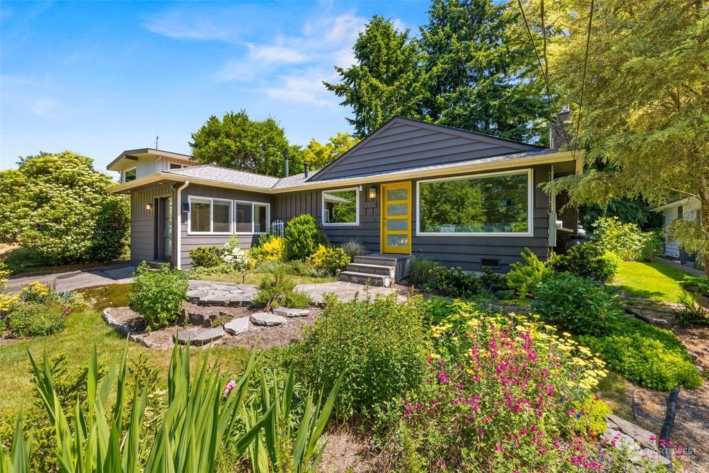 Photo of 10910 29th Place SW, Seattle, WA 98146 (MLS # 2075137)