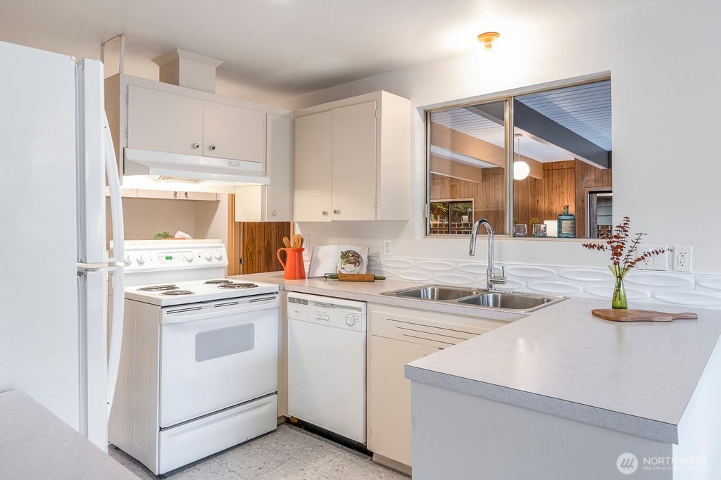 Photo of 4503 229th Place SW, Mountlake Terrace, WA 98043 (MLS # 2466308)