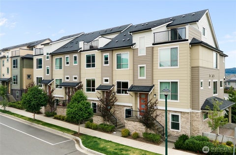 Photo of 1429 8th Avenue NE #8, Issaquah, WA 98029 (MLS # 2575743)
