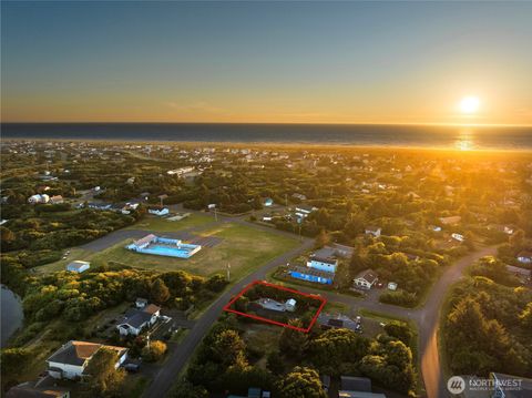 298 Seashore Street SW Ocean Shores WA 98569