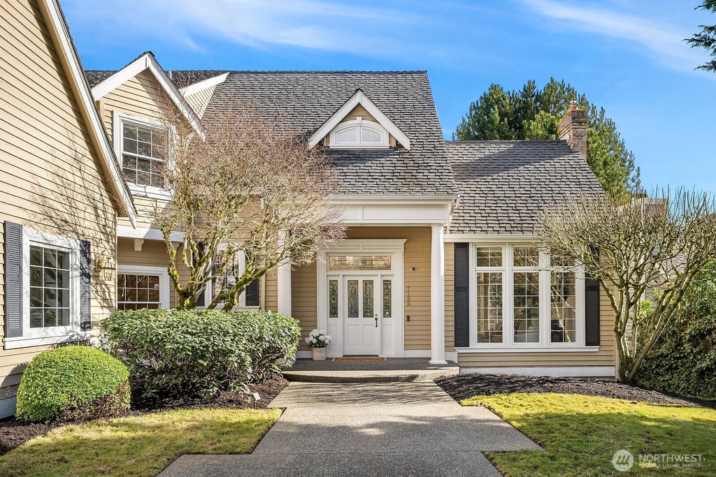 Photo of 17120 SE 29th Place, Bellevue, WA 98008 (MLS # 2572158)