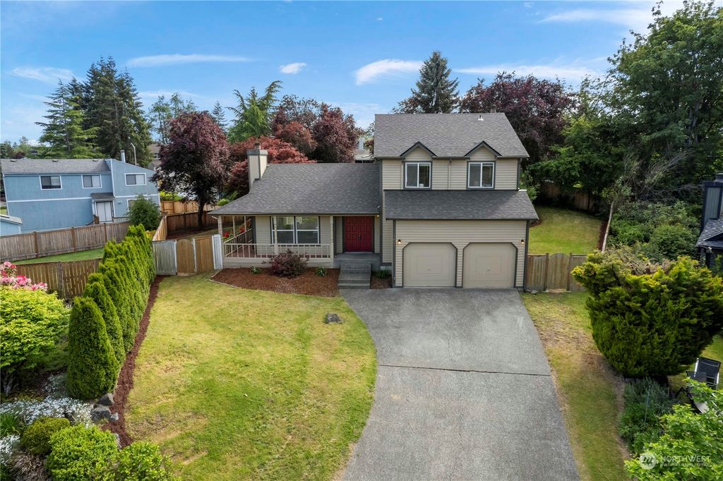 Photo of 1617 SW 324th Place, Federal Way, WA 98023 (MLS # 2242145)