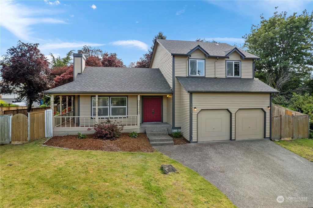 Photo of 1617 SW 324th Place, Federal Way, WA 98023 (MLS # 2242145)
