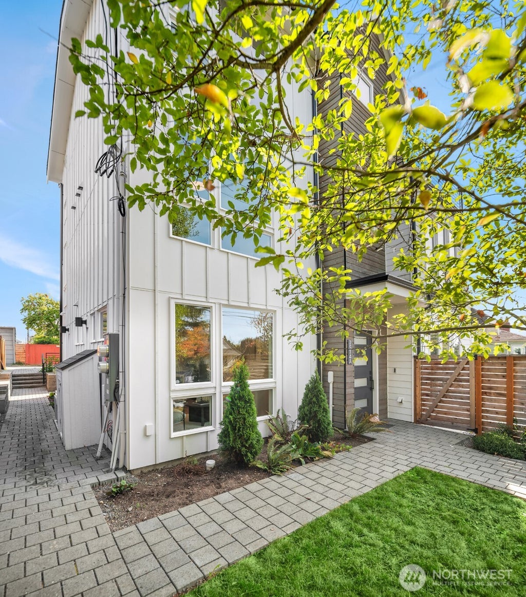 Photo of 7514 28th Avenue NW #B, Seattle, WA 98117 (MLS # 2591864)