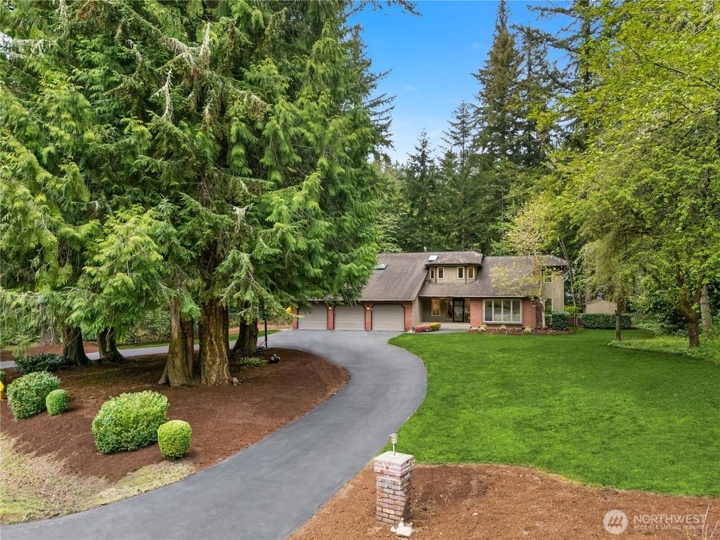Photo of 22542 NE 46th Street, Redmond, WA 98053 (MLS # 2516532)