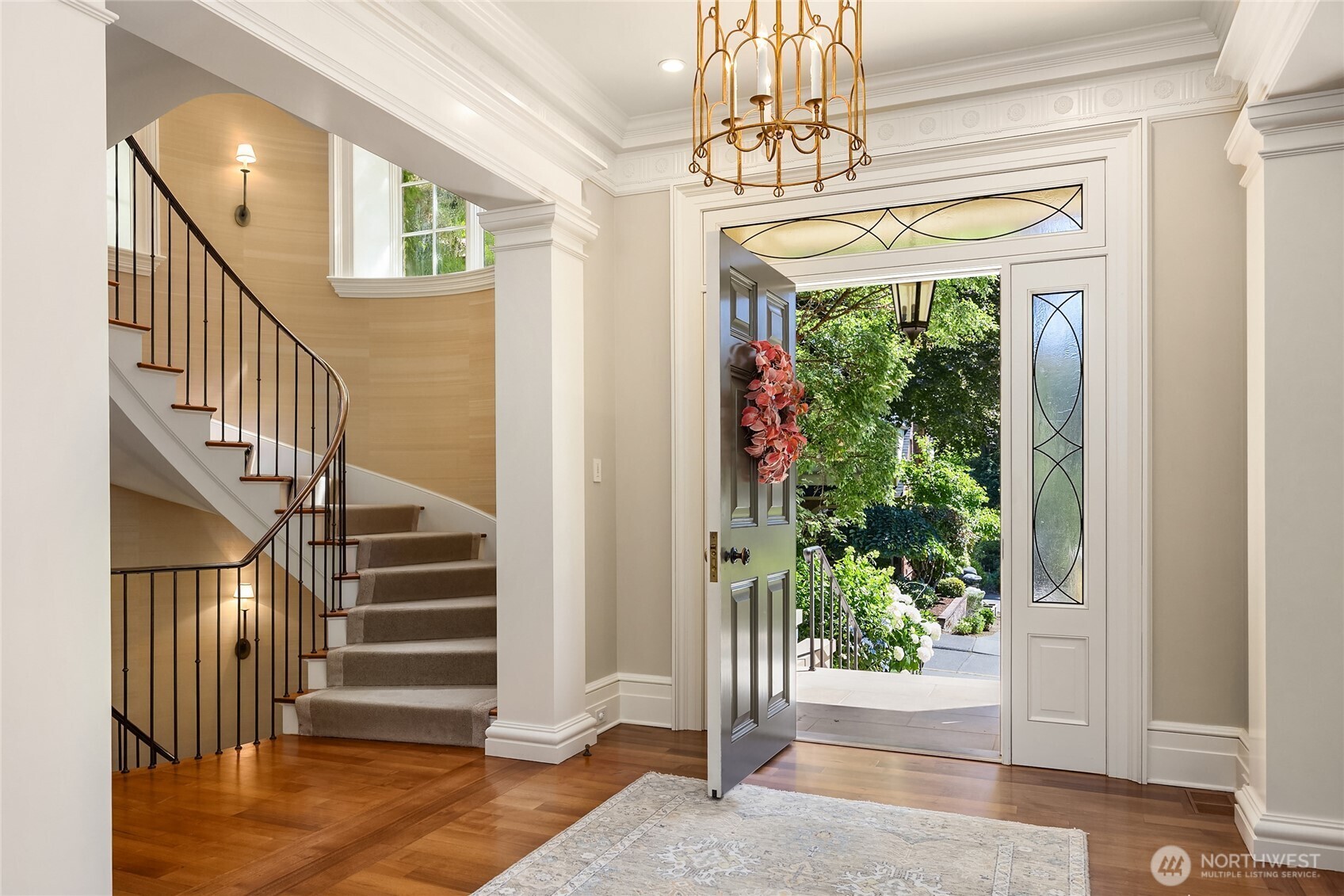 2001 Broadmoor Drive E
