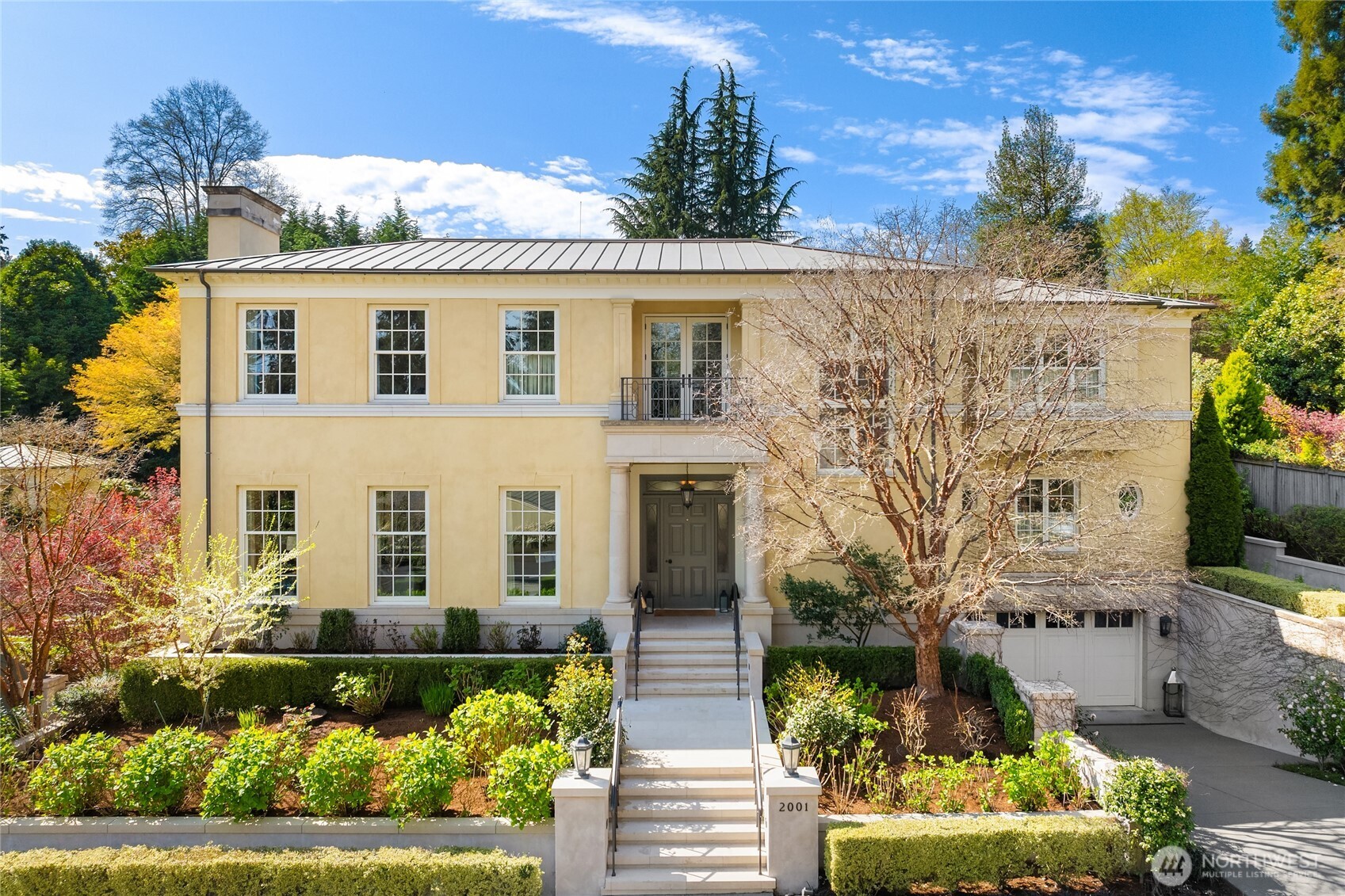 2001 Broadmoor Drive E