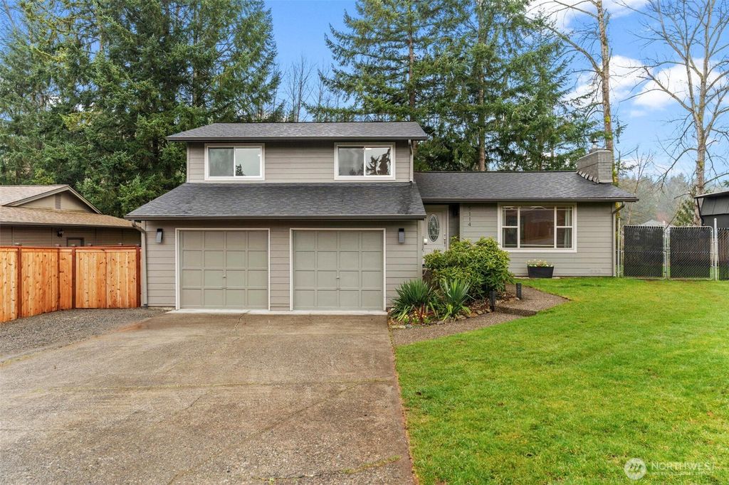 Photo of 5114 W Tapps Drive E, Lake Tapps, WA 98391 (MLS # 2483880)