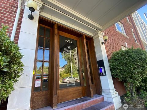 Photo of 4725 15th Avenue NE #14, Seattle, WA 98105 (MLS # 2392460)