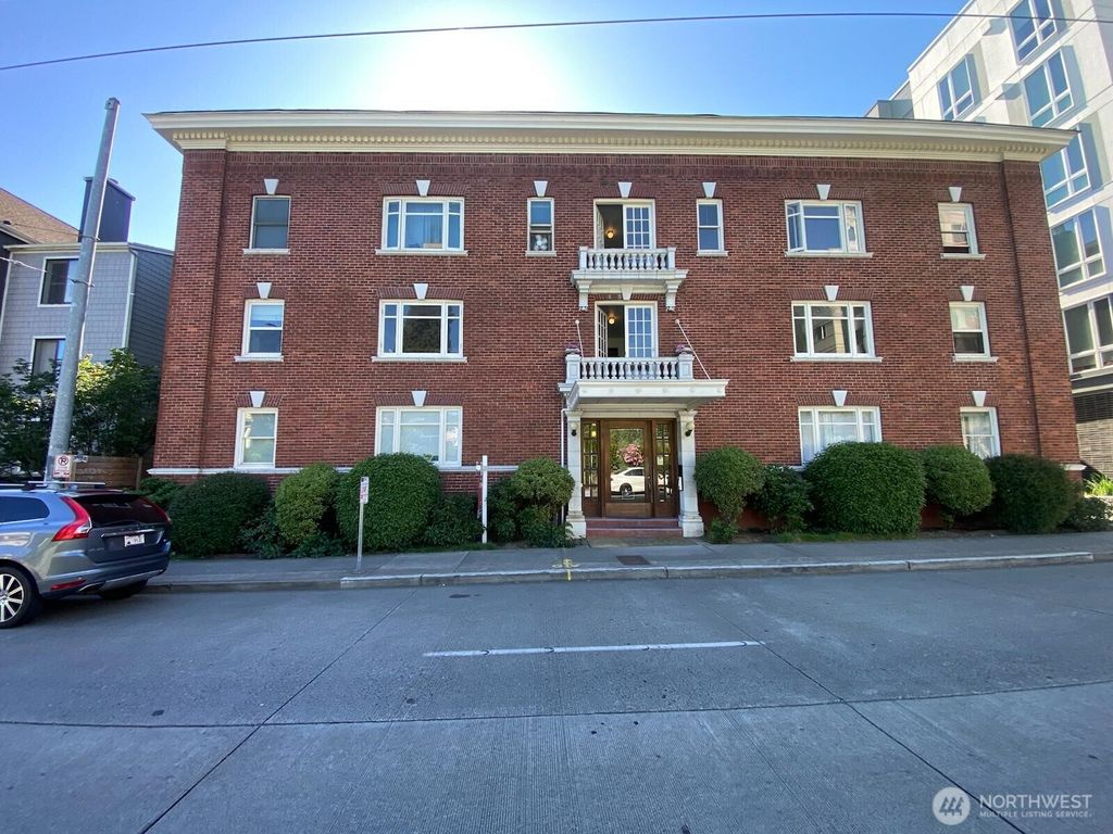 Photo of 4725 15th Avenue NE #14, Seattle, WA 98105 (MLS # 2392460)