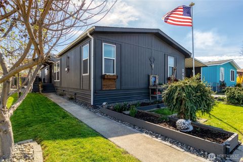 Photo of 542 NE Fleetwood Avenue, College Place, WA 99324 (MLS # 2503421)