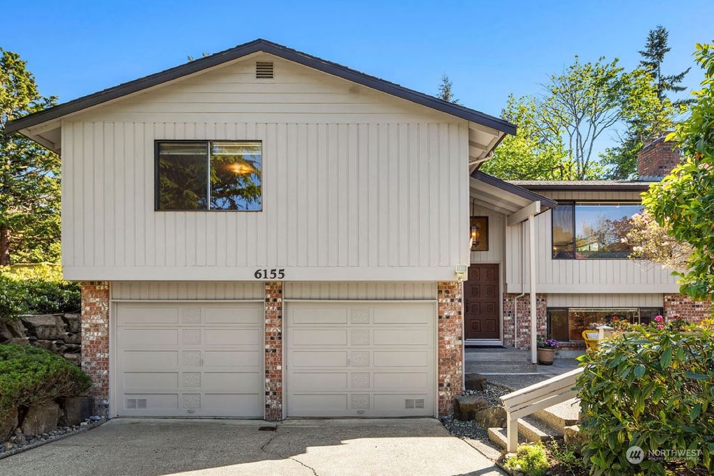 Photo of 6155 NE 192nd Street, Kenmore, WA 98028 (MLS # 2228938)