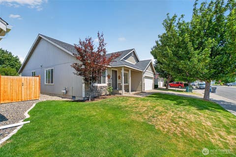 Photo of 107 W 26th Avenue, Ellensburg, WA 98926 (MLS # 2552477)