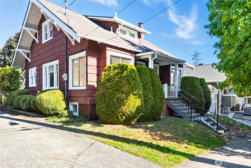 Photo of 2614 E Spring Street, Seattle, WA 98122 (MLS # 2440618)