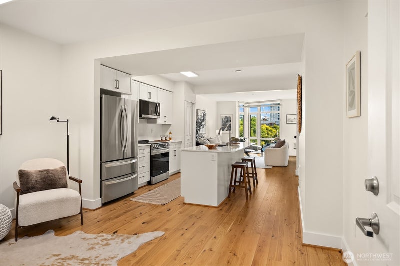 699 John Street 414