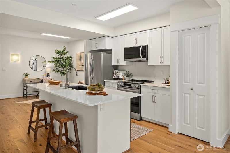 699 John Street 414