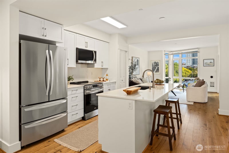 699 John Street 414