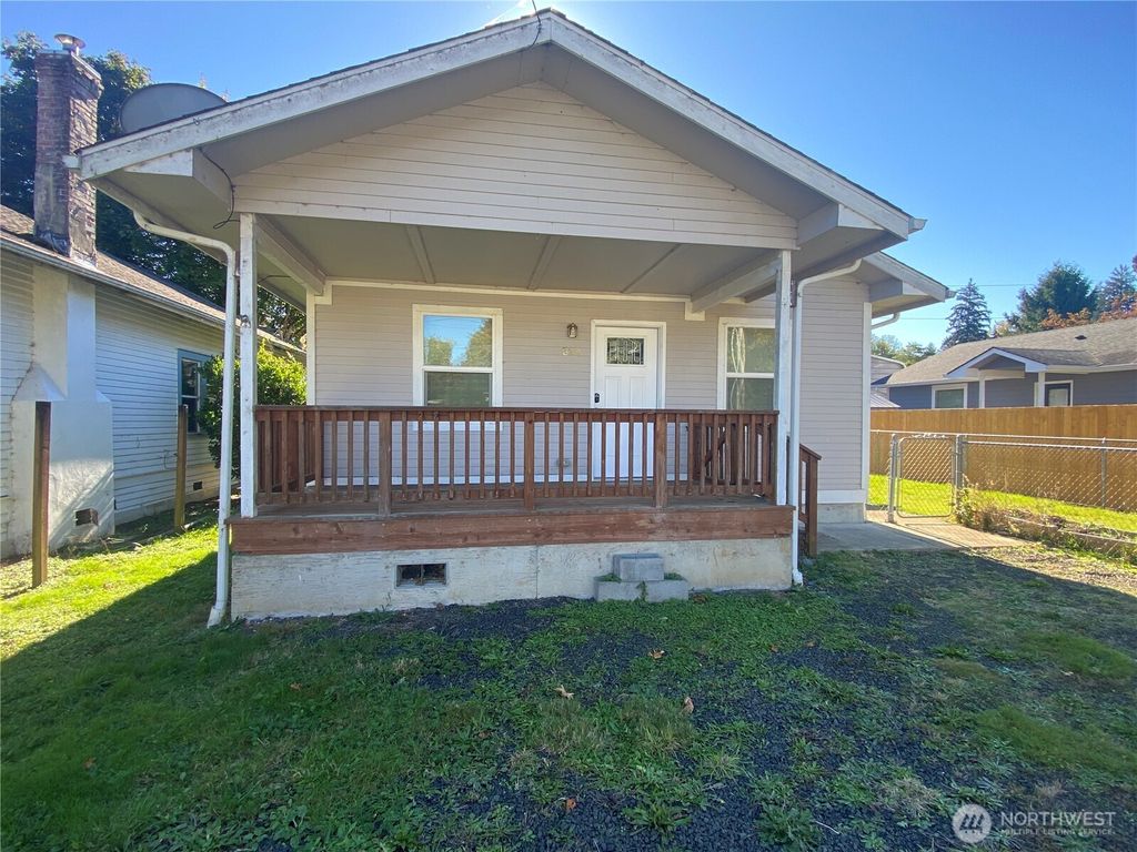 Photo of 320 C Street, South Bend, WA 98586 (MLS # 2558992)