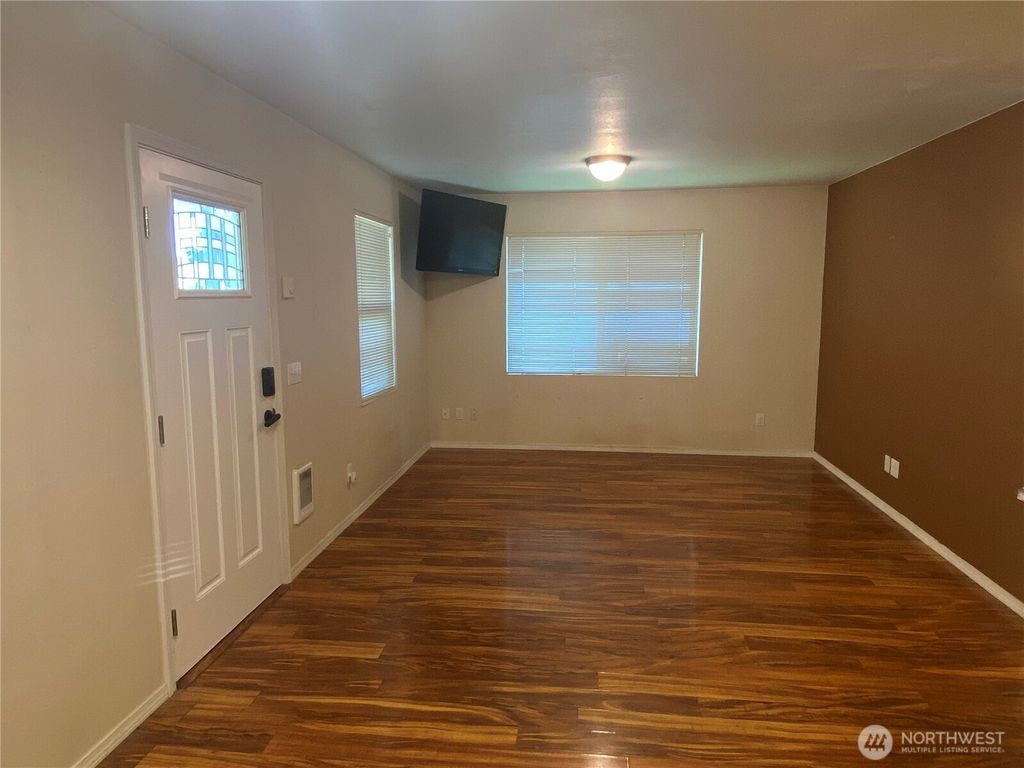 Photo of 320 C Street, South Bend, WA 98586 (MLS # 2558992)