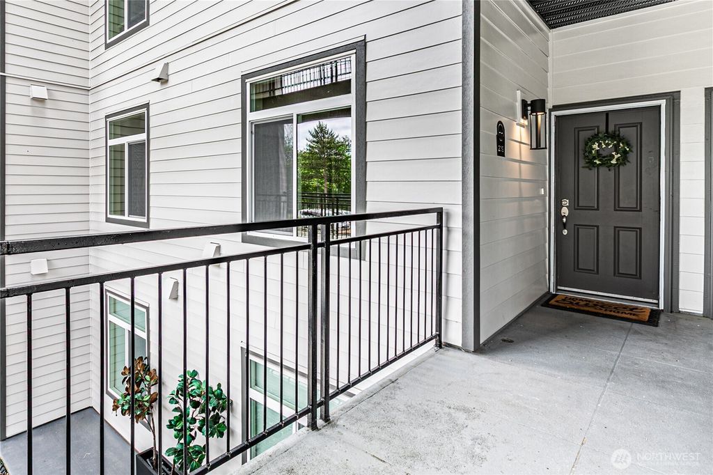 Photo of 320 E 32nd Street #209, Tacoma, WA 98404 (MLS # 2492693)