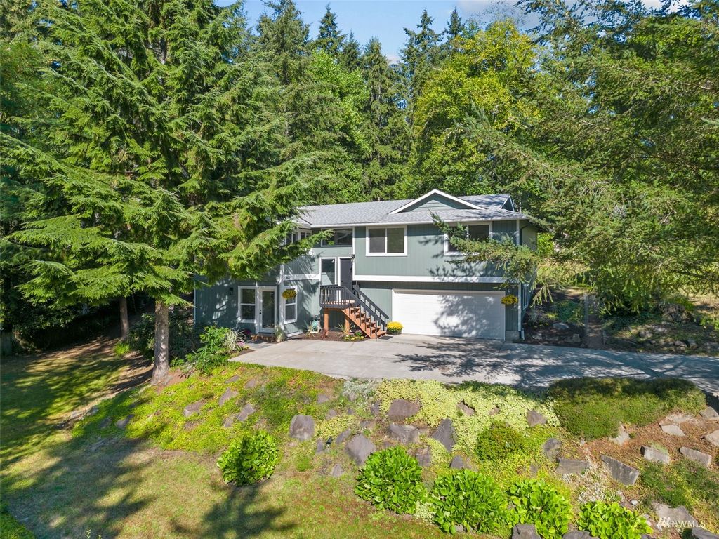 Photo of 3627 228th Street SW, Brier, WA 98036 (MLS # 1987623)