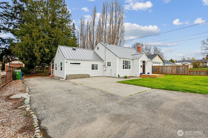 950 SE 4th Avenue