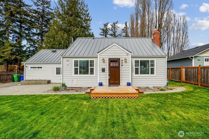 950 SE 4th Avenue
