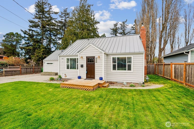 950 SE 4th Avenue