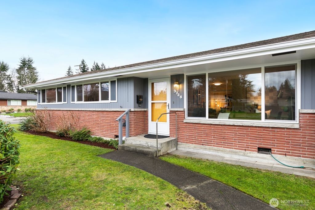 Photo of 3735 NE 10th Lane, Renton, WA 98056 (MLS # 2465767)