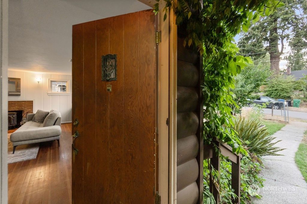 Photo of 12556 17th Avenue NE, Seattle, WA 98125 (MLS # 2152294)