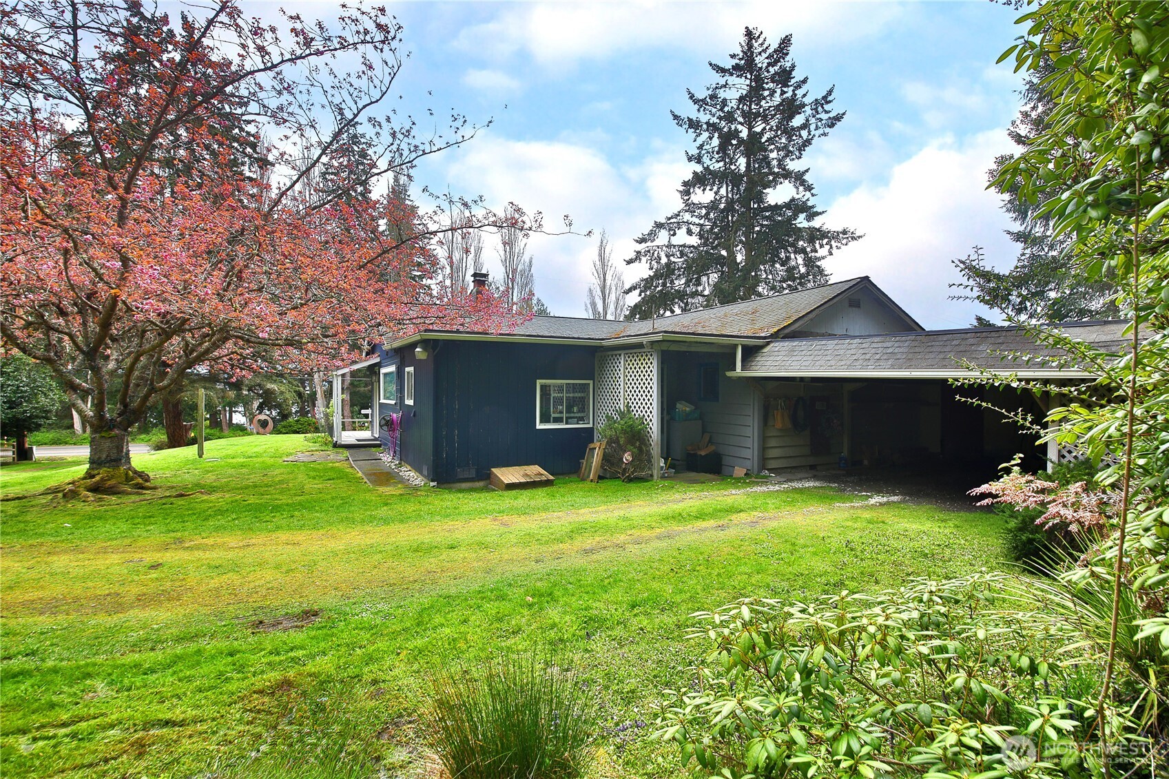 2712 North Bluff Road