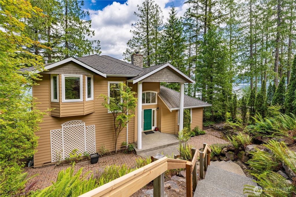 Photo of 33571 Cliff Road, Mount Vernon, WA 98274 (MLS # 2500778)