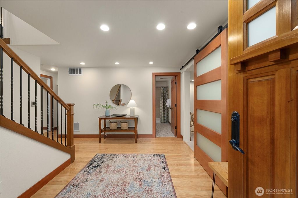 Photo of 23134 SE 58th Street, Issaquah, WA 98029 (MLS # 2356497)