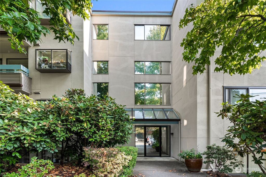 Photo of 12300 33rd Avenue NE #302, Seattle, WA 98125 (MLS # 2007089)