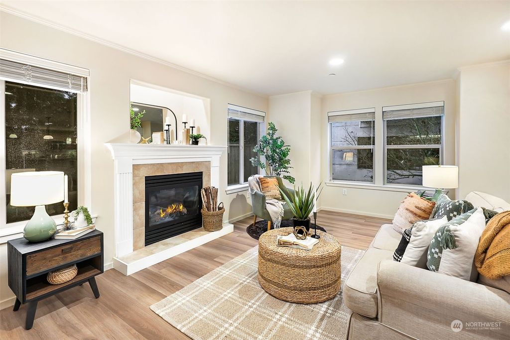 Photo of 406 Wood Street #103, Snohomish, WA 98290 (MLS # 2311585)