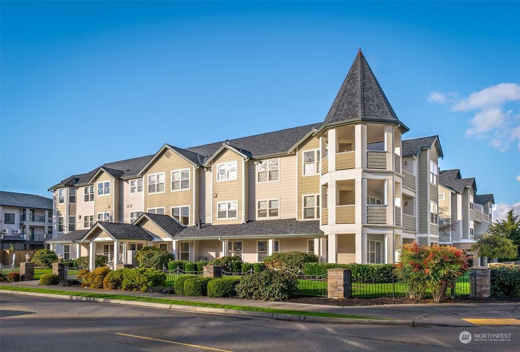Photo of 406 Wood Street #103, Snohomish, WA 98290 (MLS # 2311585)