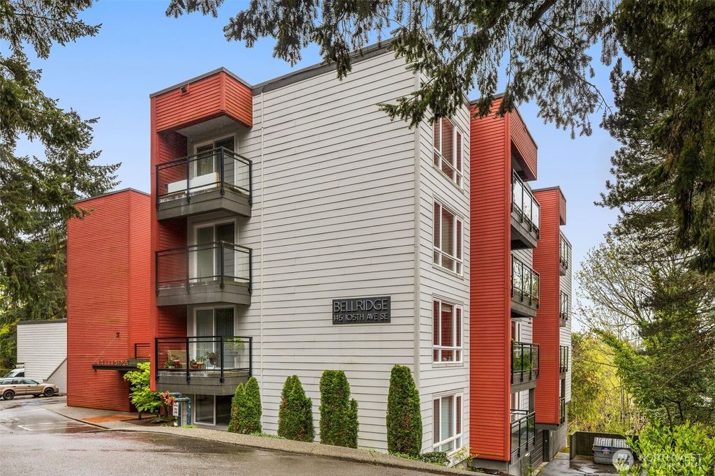 Photo of 145 105th Avenue SE #25, Bellevue, WA 98004 (MLS # 2507830)