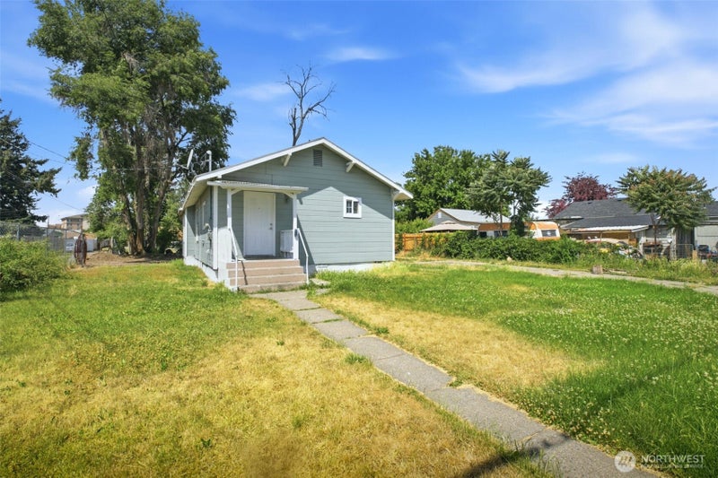 10 S 10th Street