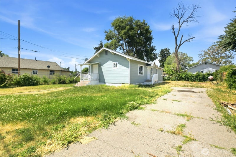 10 S 10th Street