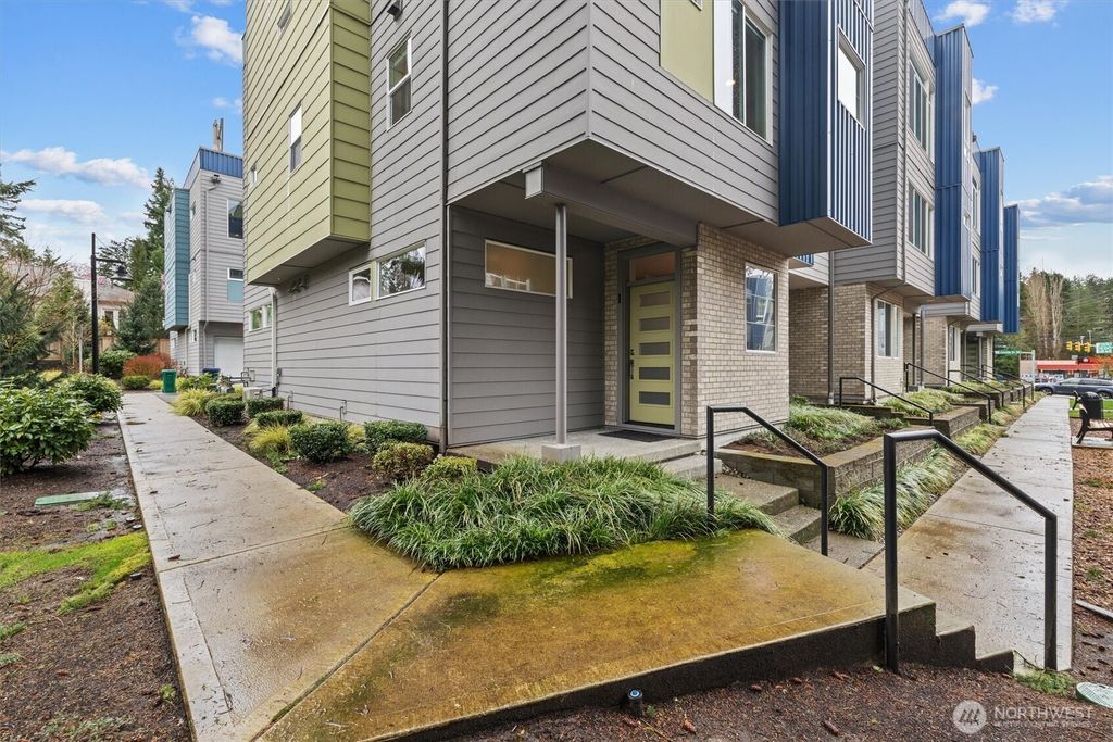 Photo of 7629 NE 122nd Court #1, Kirkland, WA 98034 (MLS # 2492388)