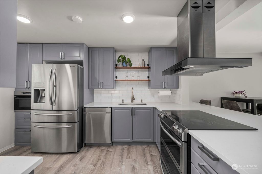 Photo of 23917 12th Place S #2506, Des Moines, WA 98198 (MLS # 2197596)