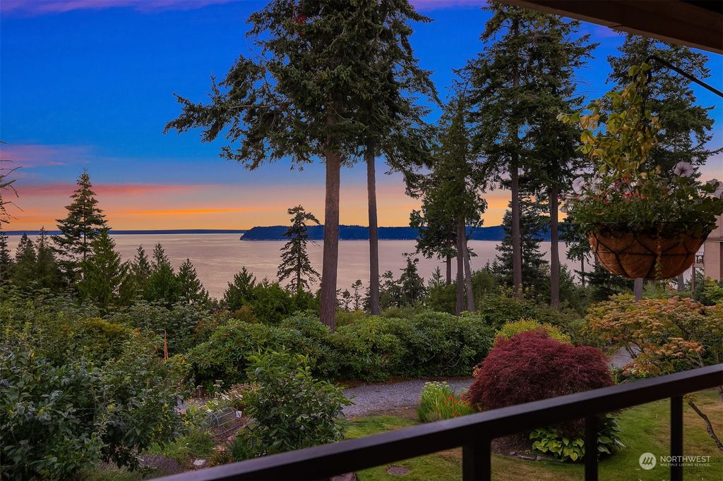 Photo of 8118 53rd Avenue W #C313, Mukilteo, WA 98275 (MLS # 2271832)