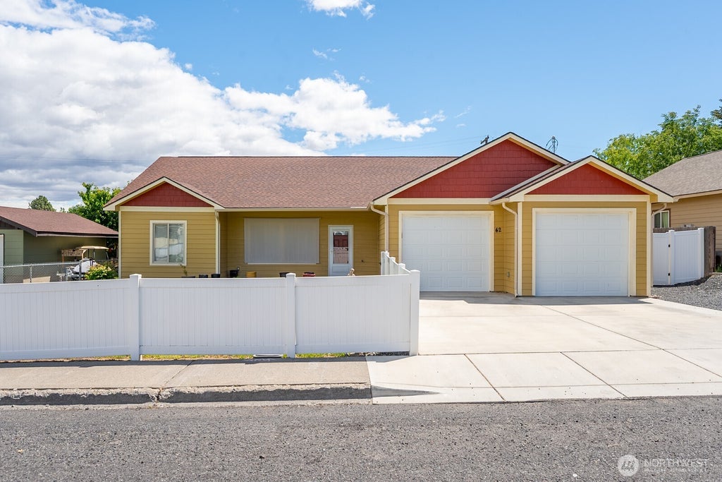 Photo of 42 Dogwood Street, Soap Lake, WA 98851 (MLS # 2536969)