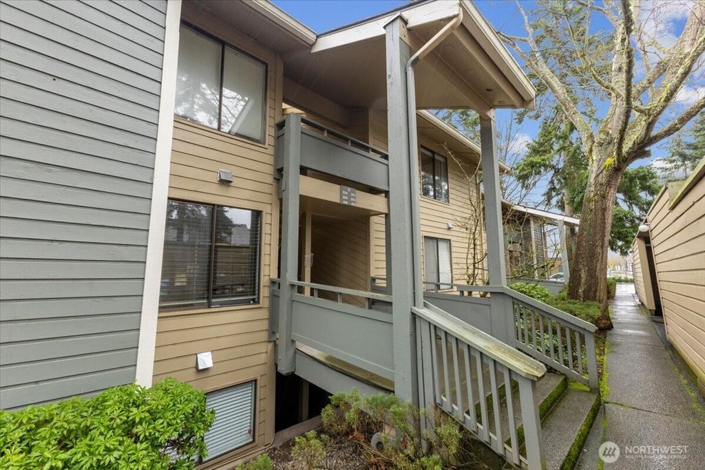 Photo of 4810 200th Street SE #D303, Lynnwood, WA 98036 (MLS # 2494708)