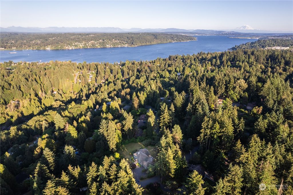 Photo of 169 XX 32nd Place NE, Lake Forest Park, WA 98155 (MLS # 2271519)