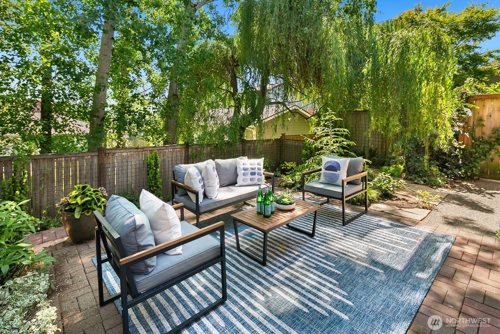 Photo of 1414 25th Avenue #B, Seattle, WA 98122 (MLS # 2386116)