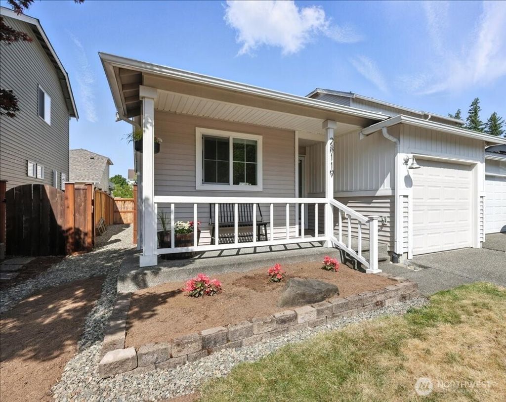 Photo of 28119 240th Ave SE Ave, Maple Valley, WA 98038 (MLS # 2404660)