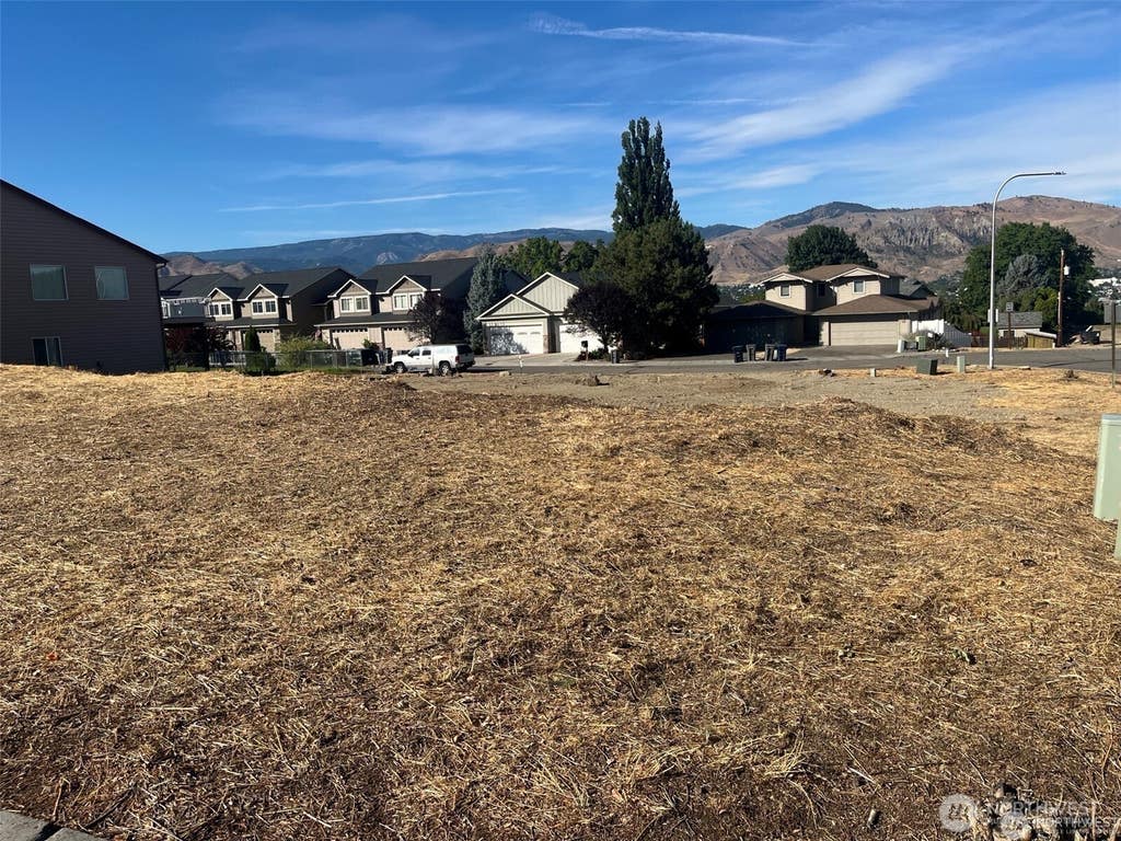 Photo of 1066 Corum Circle, East Wenatchee, WA 98802 (MLS # 2539407)