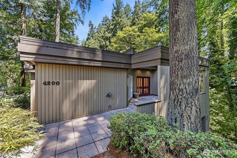 4200 W Lake Sammamish Parkway SE